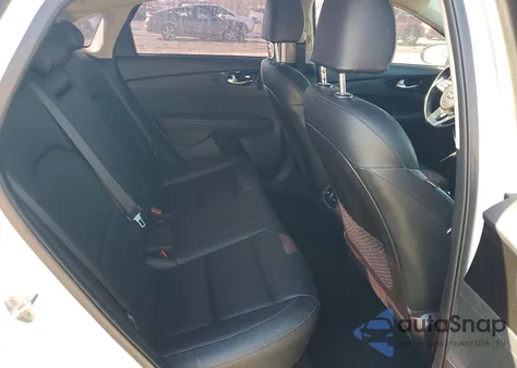 2021 Kia Forte Ex z USA, uszkodzony, nr VIN 3KPF54AD9ME297254